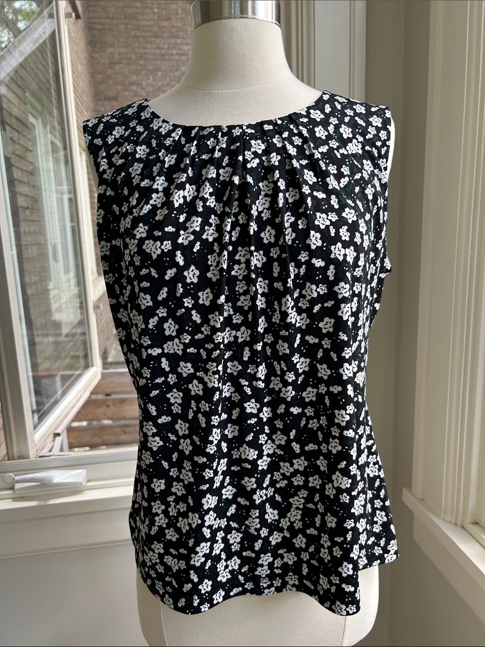 Calvin Klein stretchy delicate print blouse